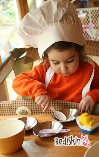 Развитие мелкой моторики ручек  или ваш малыш на кухне