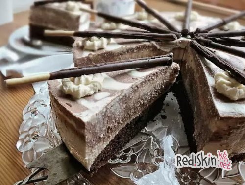 Торт со сливками, кокосом и шоколадом