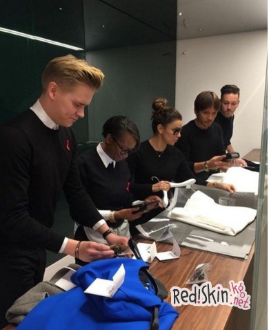 Ева Лонгория попробовала себя в роли продавца в бутике у Виктории Бекхэм