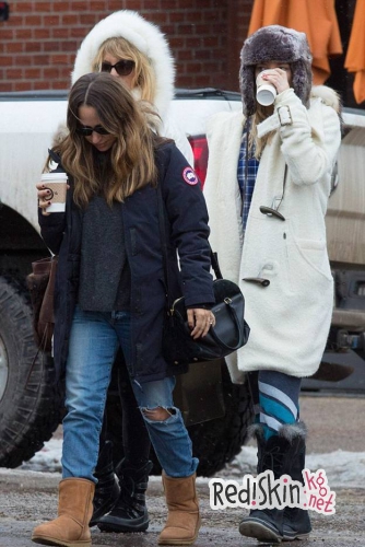 Дакота Джонсон и Кейт Хадсон со своими знаменитыми матерями отдыхают в Аспене