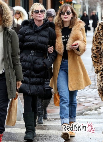 Дакота Джонсон и Кейт Хадсон со своими знаменитыми матерями отдыхают в Аспене