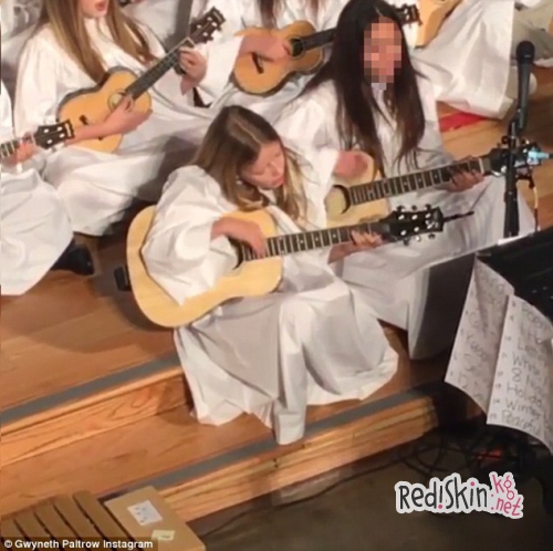 Дети знаменитостей: Старший ребенок Гвинет Пэлтроу и Криса Мартина, дочь Эппл, выступает на сцене