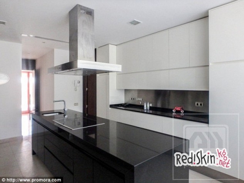 Дома знаменитостей: Криштиану Роналду провел экскурсию по своему дому