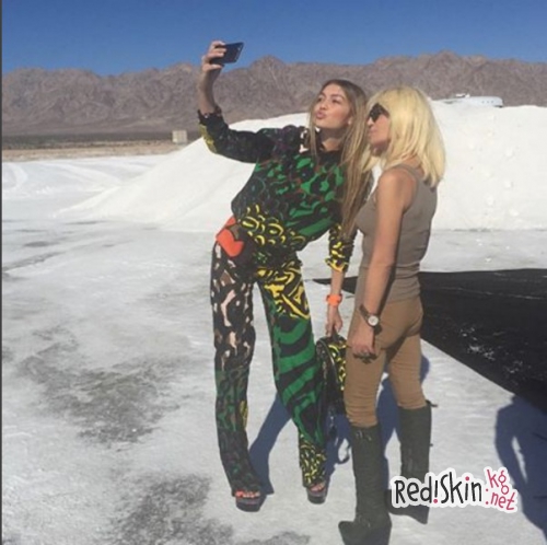 Джиджи Хадид снялась в новой рекламной кампании Versace