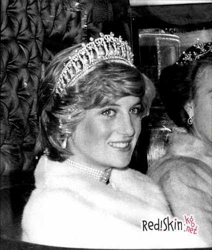 Герцогиня Кембриджская появилась в любимой тиаре принцессы Дианы Lover's Knot