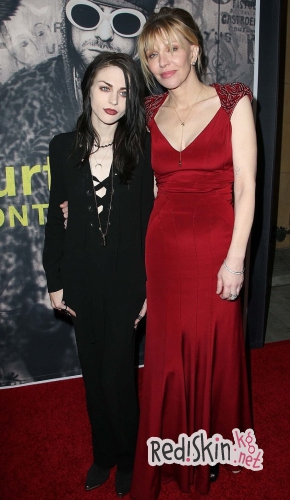 Кортни Лав написала рождественское письмо своему покойному мужу Курту Кобейну