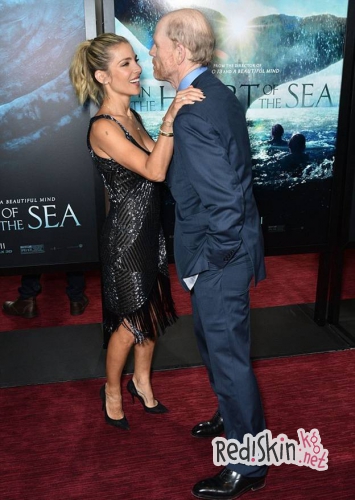 Крис Хемсворт и Эльза Патаки на нью-йоркской премьере фильма "В сердце моря"