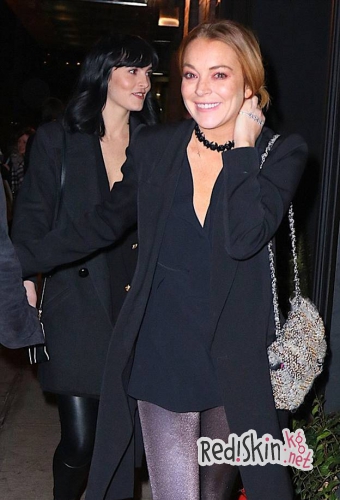Линдсей Лохан прилетела в Штаты на день рождения сестры, после того как та защитила ее от нападок Дженнифер Лоуренс