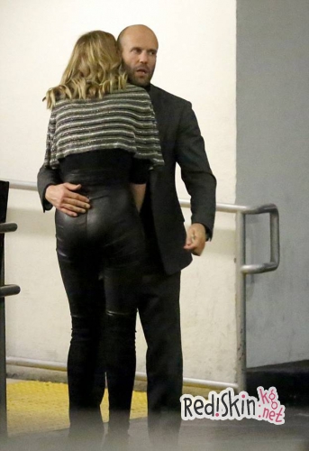 Рози Хантингтон-Уайтли ищет тепла в объятиях Джейсона Стэтхэма