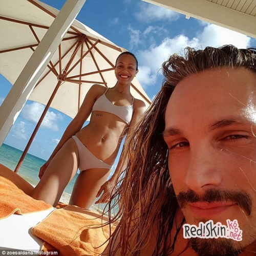 Зои Салдана похвасталась, что вернула фигуру, которая была у нее до беременности