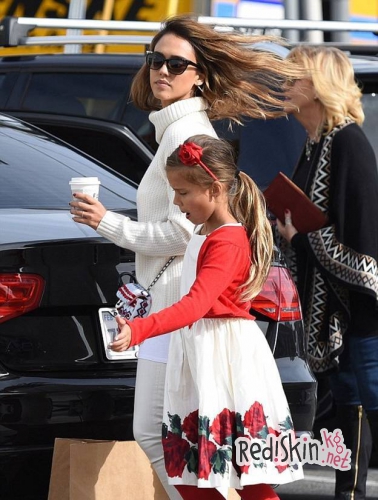 Звездные мамочки: Джессика Альба и Элизабет Херли