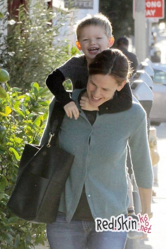 Звездные мамочки: Мелани Гриффит и Дженнифер Гарнер