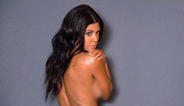 Кортни Кардашьян полностью обнажилась в фотосессии для престижной арт-галереи