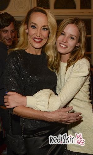 10 знаменитых мам и дочерей похожих друг на друга