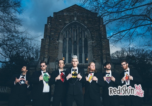 Бывший конкурсант шоу "American Idol" Колтон Диксон женился на своей давней подруге