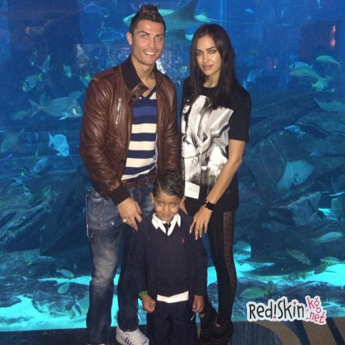 Суррогатная мать родит Криштиану Роналду еще одного ребенка