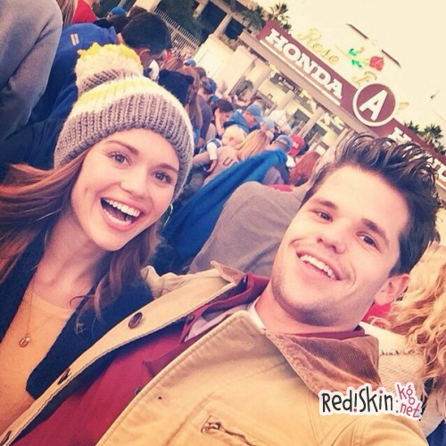 Вслед за Колтоном Хэйнсом еще один актер сериала "Волчонок" Чарли Карвер признался в нетрадиционной ориентации