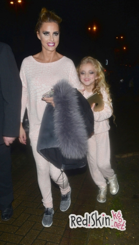 8-летняя дочь Кэти Прайс - будущая королева красоты