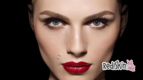 Андреа Пежич впервые после смены пола украсила обложку глянца