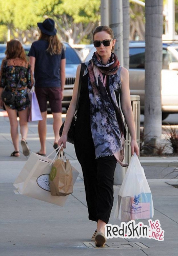 Беременные звезды: Эмили Блант, Джиннифер Гудвин и Энн Хэтэуэй