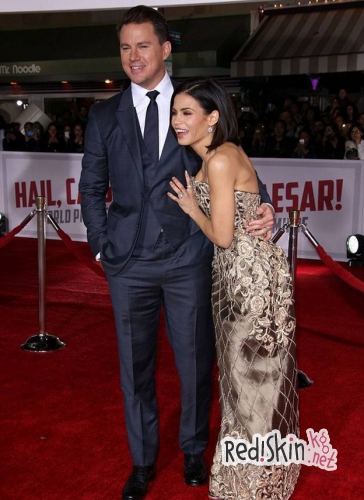 Джордж Клуни , Ченнинг Татум со своими женами на мировой премьере фильма "Да здравствует Цезарь"