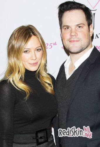 Хилари Дафф официально развелась с мужем