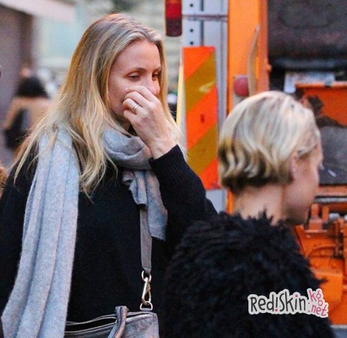 Кэмерон Диаз и Николь Ричи в Манчестере