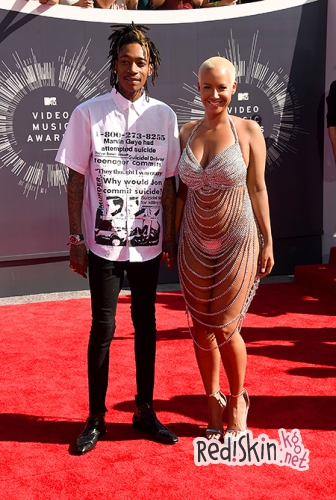 "Свингеры или чая кому-нибудь?": Ким Кардашьян и Эмбер Роуз поделились совместным снимком