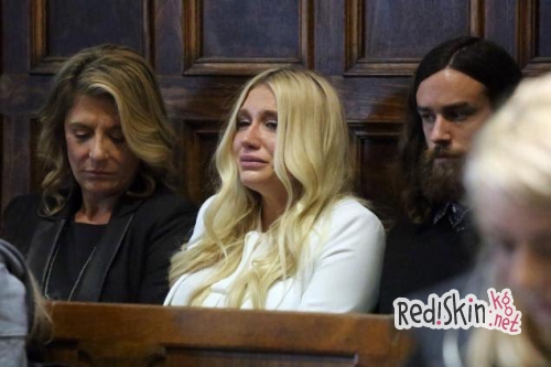 Тейлор Свифт передала Кеше 250 тыс. долл. для решения финансовых вопросов