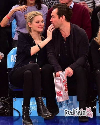 Влюбленный Джуд Лоу со своей девушкой Филлипой Соал