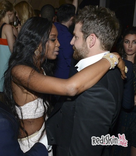 Брэдли Купер расстался с Ириной Шейк и сходил на свидание с Наоми Кэмпбелл