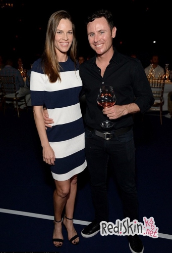 Хилари Суонк и Рубен Торрес на вечеринке в Калифорнии