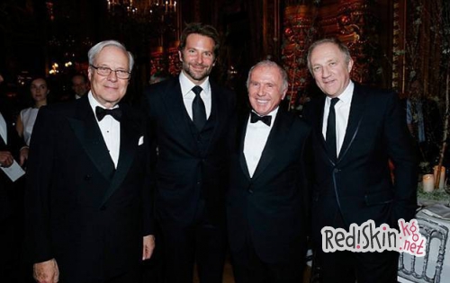 Ирина Шейк и Брэдли Купер вывели свои отношения на более серьезный уровень, став вместе посещать публичные мероприятия