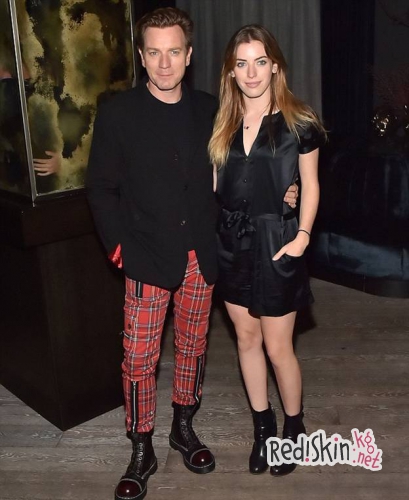 Отцы и дети: Счастливый отец Эван МакГрегор со своей старшей дочерью