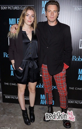 Отцы и дети: Счастливый отец Эван МакГрегор со своей старшей дочерью