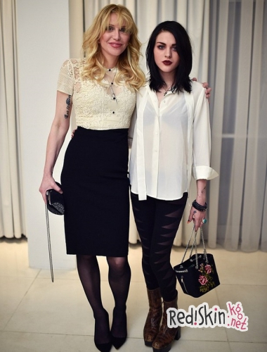 Редкое публичное появление Кортни Лав и Фрэнсис Бин Кобейн