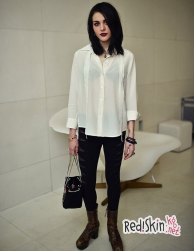 Редкое публичное появление Кортни Лав и Фрэнсис Бин Кобейн