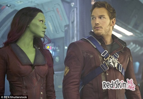 Снимается кино: Зои Салдана и Крис Пратт находят время шутить во время съемок сиквела "Стражи Галактики"