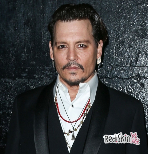 Снова за старое: Джонни Депп в очередной раз прикладывается к бутылке