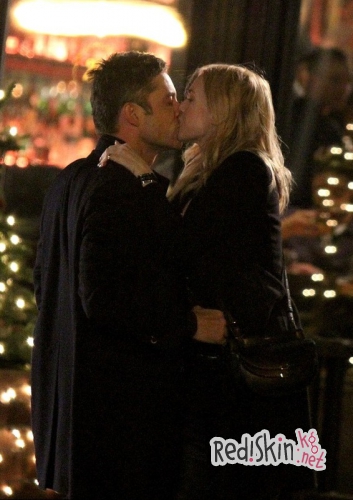 Страстные поцелуи Кейт Уинслет и Энрике Мурсиано