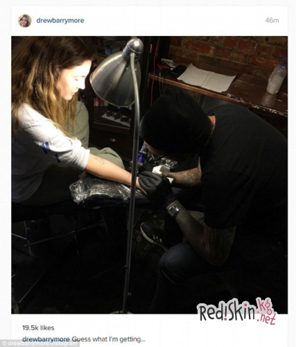 Дрю Бэрримор похвасталась новой татуировкой