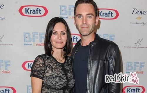 Кортни Кокс и Джонни МакДейд решили дать своим отношениям второй шанс, после уступки актрисы в вопросе места жительства