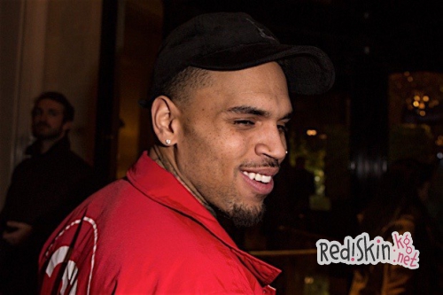 Крис Браун в очередной раз имеет неприятности со своей экс-подружкой