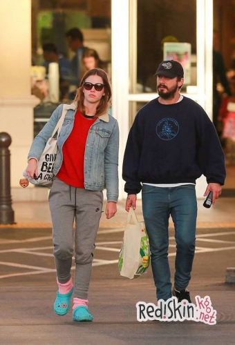 У Шайа ЛаБаф и Мии Гот все прекрасно. Они собираются пожениться