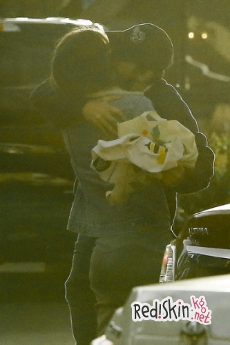 У Шайа ЛаБаф и Мии Гот все прекрасно. Они собираются пожениться